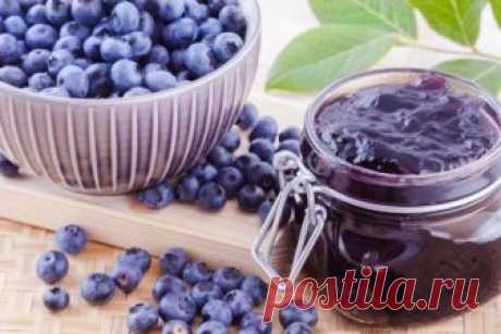 Как правильно выращивать садовую голубику – советы по посадке и уходу Перед тем как купить саженцы высокорослой садовой голубики, узнайте, в чем особенности этого растения, где и как его посадить и как за ним нужно ухаживать, чтобы кусты выросли большими, крепкими и дол...