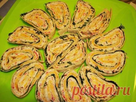 Как приготовить рулет из лаваша с крабовыми палочками - рецепт, ингридиенты и фотографии