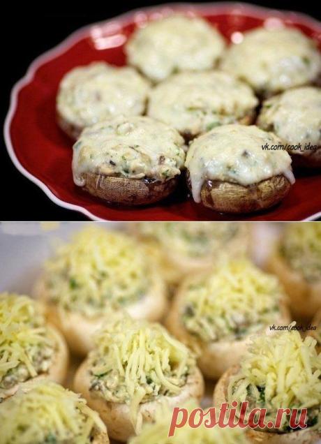 Шампиньоны с курицей и сыром.