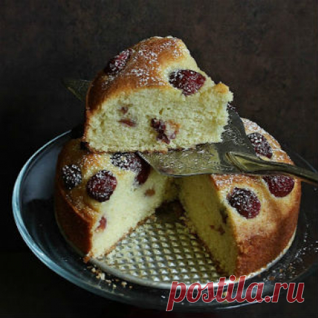 Вишневая шарлотка с яблоками - Пирог на кефире от 1001 ЕДА