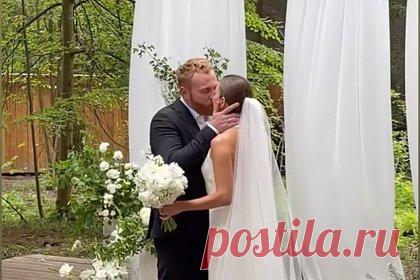 Популярный комик с ТНТ женился. Популярный комик, звезда шоу Stand Up на канале ТНТ Евгений Чебатков женился на актрисе Вере Дровениковой. Фото и видео со свадьбы опубликовала Дровеникова в сторис своего Instagram-аккаунта (соцсеть запрещена в России; принадлежит компании Meta, которая признана экстремистской и запрещена в РФ).