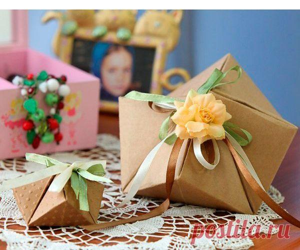 👌 Подарочные коробки из бумаги - 5 мастер-классов, увлечения и хобби Я долго думала, что же подарить любимой мамочке на 8 Марта. Мне хотелось, чтобы подарок непременно был приятным: для души, для красоты. Ни о каких полезных вещах типа утюга или пос...