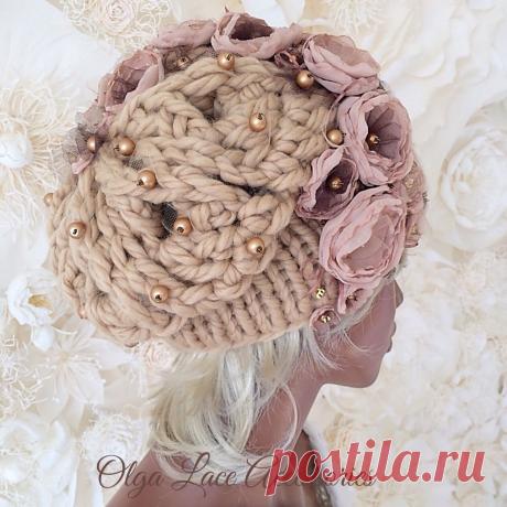 Вязаная шапка "Luxury Flowers" от Olga Lace – купить в интернет-магазине на Ярмарке Мастеров с доставкой - GEUKHRU | Москва