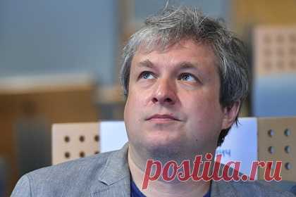 Российский кинокритик ответил на сообщения об обматерившем его Ридли Скотте. Российский кинокритик Антон Долин ответил на сообщения об обматерившем его кинорежиссере Ридли Скотте и заявил, что «сам нарвался на грубость». Также Долин заявил, что главная причина того, что СМИ писали о конфликте — «повальная радость тысяч людей от того, что кто-то (причем очень знаменитый) поставил» его на место.