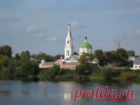 Свято - Екатерининская церковь (ул. Кропоткина, 47) — один из замечательных образцов культовой архитектуры Твери в стиле барокко с оригинальными пристройками в форме классицизма.
Была построена в 1774-1781 годах по благословению архиепископа Платона на месте деревянного храма на мысу при впадении реки Тверцы в Волгу. | Свято-Екатерининский женский монастырь г. Твери | tverplanet.ru