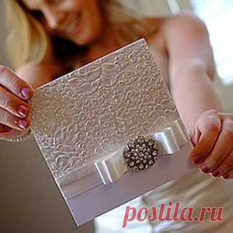 (17) Beautiful Wedding Invitation using Wow! Embossing Powder stamp and Embossing Powder. Full tutorial can be found here: www.madebymyself.com/weddings… | Pinteres…