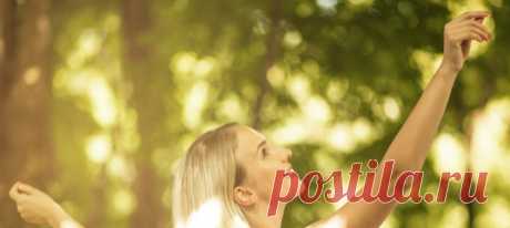 Не любить себя — значит относиться к себе и другим слишком критично, искать во всем подвох, считать себя недостойным чего-то хорошего. Это мешает строить отношения, добиваться успеха, а главное — жить в гармонии с самим собой. Как полюбить себя? #саморазвитие #самосовершенствование #познаниесебя #самопознание