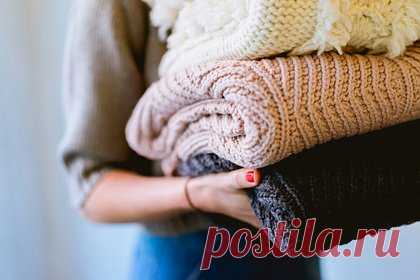 Психолог назвала выдающие воспитание в токсичной семье детали в образе. Российский психолог Ольга Романив назвала детали в образе, которые выдают воспитание в токсичной семье. По словам эксперта, если девушка предпочитает носить объемную одежду и не любит вещи ярких цветов, то она является обладательницей низкой самооценки, которая могла сформироваться из-за безразличных родителей.