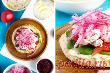Классика мировой кулинарии и немного домашней стряпни - Пита с хумусом, курицей и нежным луком