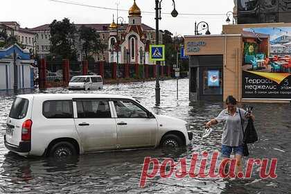 Российский город лишился единственной трамвайной линии из-за дождей. Из-за мощных дождей власти Владивостока приостановили единственную трамвайную линию. За первую половину 23 августа количество выпавших во Владивостоке осадков составило 72 миллиметра в городе и 80 миллиметров в пригороде. При этом нормой целого августа считается 176 миллиметров.