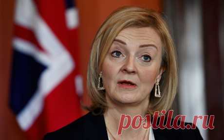 Захарова спросила главу МИД Британии про вторжения «от монголов до татар». Официальный представитель министерства иностранных дел России Мария Захарова в ответ на слова главы британского МИДа Лиз Трасс о пережитых Украиной «вторжениях от монголов до татар» попросила уточнить, сколько лет прошло между этими двумя нападениями.