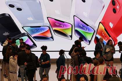 Apple отказалась от прямого использования российских металлов. В 2022 году американская корпорация Apple практически отказалась от использования вольфрама, тантала и золота от российских предприятий, исключение сделано только для вольфрама с завода «Молирен» в Московской области.