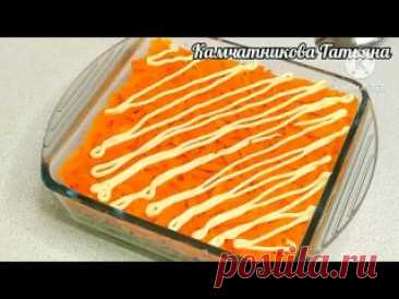 Салат "Черный принц" готовьте сразу больше, его никогда не хватает??? Пекинская капуста 150 граммОтварное куриное филе 250 граммМорковь отварная 150 граммЯйца отварные 4 штукиСыр 100 граммЛук зеленый 3 стебляВиноград 150 граммЗёрна гранатаМайонез 150 грамм