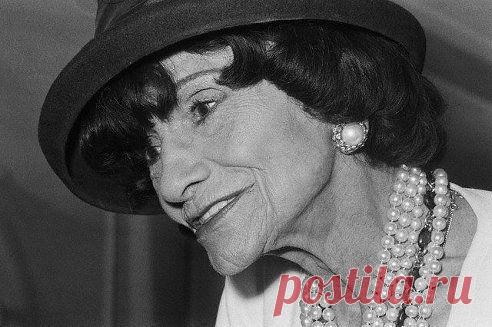 « Как ни крути, женщина в жизни мужчины бывает только одна. Все остальные — ее тени ».
— Коко Шанель