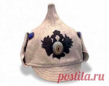 УКРАДЕННАЯ ФОРМА, УКРАДЕННОГО ПАРАДА, УКРАДЕННОЙ ПОБЕДЫ Советская пропаганда долгие годы строила свою мифологию гражданской войны и первых десятилетий советской власти в частности вокруг символа т.н. "будёновки" и "будёновской" формы вообще.Только после краха советской системы достоянием широкой общественности стала правда об истинном происхождении...