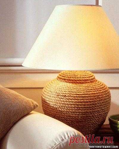 Интересные идеи декора из каната и верёвки Если вам надоели ракушки и прочий традиционный прибрежный декор, предлагаем небанальную идею — канат в роли украшения для интерьера.
Декор из каната, который вы свободно смастерите своими руками, инте...