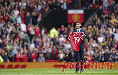 Стал известен срок контракта футболиста Варана с "Манчестер Юнайтед". Французский защитник будет выступать за английский клуб до 2026 года