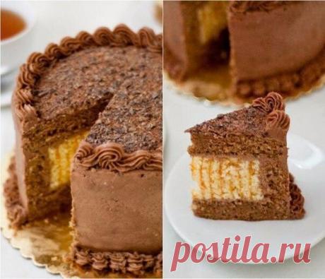 Торт "Марика" 

Ингредиенты 

Для шоколадных коржей: 

Мука пшеничная — 200 г 
Сахарная пудра — 170 г 
Какао-порошок — 3 ст. л. 
Уксус столовый — 7 капель 
Крахмал — 3 ст. л. 
Яйца куриные — 8 шт. 
Коньяк или ром — 30 мл 

Для рулета: 

Яйца куриные — 4 шт. 
Сахар — 100 г 
Стручки ванили — 0,5 шт. 
Мука — 100 г 
Крахмал — 1,5 ст. л. 
Вишневый конфитюр — 150 г 

Для крема: 

Сливочное масло — 400 г 
Сахарная пудра — 200 г 
Растопленный горький шоколад (75%) — 200 г 
Коньяк ...