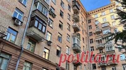 В Москве капитально отремонтируют дом в стиле неоклассицизма в Хамовниках. В Москве стартовал капитальный ремонт дома в Хамовниках, построенного в 1957 году по индивидуальному проекту в стиле советского неоклассицизма. Читать далее