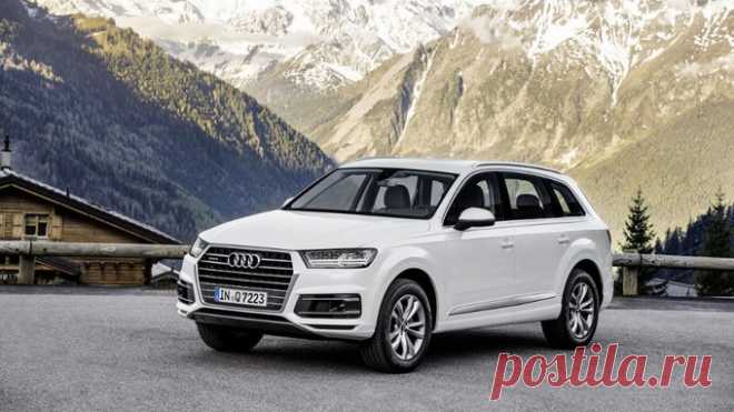 Новый кроссовер Audi Q7 показали без камуфляжа До конца текущего года немецкий производитель официально представит популярный кроссовер Audi Q7 нового поколения. Автомобиль 2019 года получил достаточно серьезные изменения в передней части кузова. Здесь установлена новая решетка радиатора в духе флагманской модели Q8, обновлен дизайн переднего ба