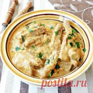 Мясо тушеное со сметаной