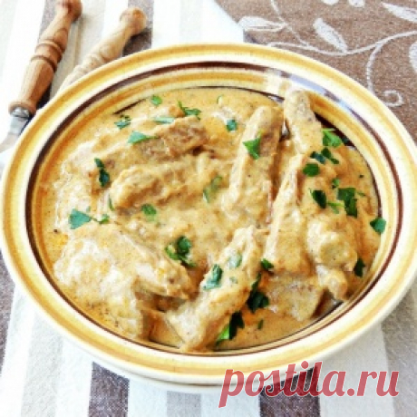 Мясо тушеное со сметаной