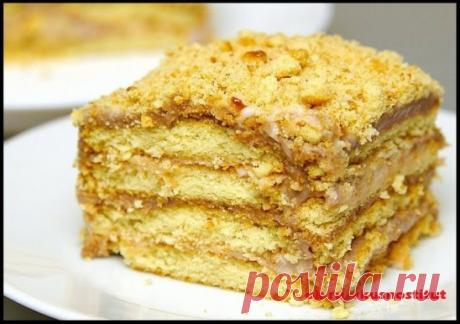 Торт из печенья за 5 минут
Ингредиенты
печенье – 300-350 г
йогурт (у меня клубничный) – 200 г
творожная масса – 160 г
сгущенное молоко – 2 ст.л.
какао – 1 ч.л.
молоко
Приготовление-
Попробуйте мой рецепт этого простого торта. Сразу и не скажешь, что торт из обычного печенья. Очень нежный и ароматный. А на приготовление нужно не более пяти минут.
Такой тортик прекрасно впишется как в повседневное, так и в праздничное меню.
Приготовление:
Печенье смочить в молоке.
Смешать творожную массу,