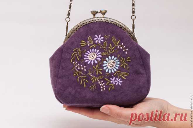45b235eb83e85296b279d2ff92c0--sumki-aksessuary-vechernyaya-sumochka-na.jpg (1500×1000)