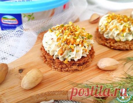 Куриный паштет с сыром и фисташками – кулинарный рецепт