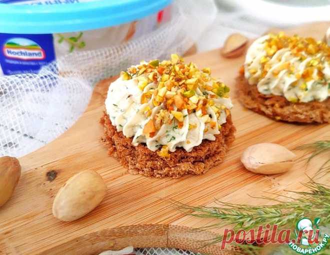 Куриный паштет с сыром и фисташками – кулинарный рецепт