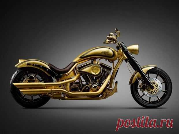 На байк-шоу в Дубае впервые был представлен золотой мотоцикл, созданный в Дании специально к региональному слету любителей мотоциклов