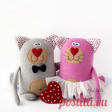 Котики романтичные пузатики