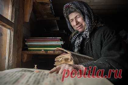 Российской отшельнице предложили эвакуироваться из тайги. Сибирской отшельнице Агафье Лыковой, которая проживает на территории российского заповедника «Хакасский», предложили на время эвакуироваться в связи с запуском ракеты с космодрома «Байконур». Накануне сотрудники «Хакасского» совершили облет территории участка «Заимка Лыковых».