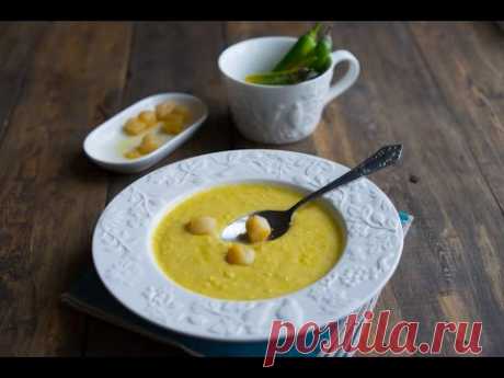 Острый кукурузный суп-пюре со сливками - YouTube | Суп очень вкусный, сладость кукурузы и характерный вкус, приятная пикантность от перца, ну и кто не любит гребешок. Он не слишком требует внимания, начальная обжарка, а потом вообще забываем про него на 20 минут.