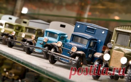 Виды коллекционирования по названиям (часть 1) АКВАРИУМИСТИКА - аквариумных рыб, водных животных и растения, содержащиеся в закрытых водоемах. Является разделом ихтиологии.