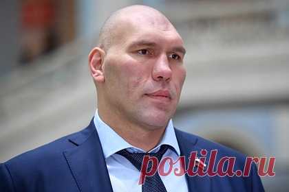 Валуев оценил шансы Дацика в бою против Пулеметчика. Бывший чемпион мира по боксу, а ныне депутат Госдумы Николай Валуев оценил шансы российского бойца смешанного стиля (MMA) Вячеслава Дацика в поединке по правилам бокса против Зелемхана Дукаева по прозвищу Пулеметчик. Валуев заявил, что Дацик способен оказать Дукаеву достойное сопротивление и стать победителем.