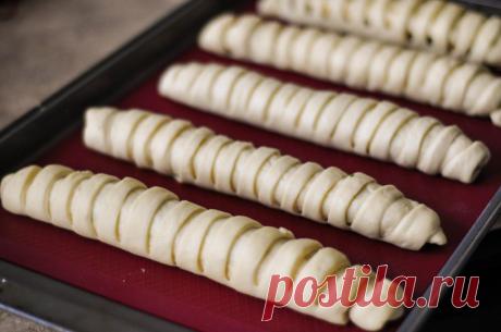 Caterpillar хлеба с медом Дижон Куриный Заполнение -