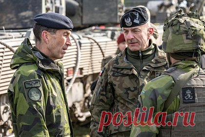 Польские военные занялись поисками прилетевшего со стороны Белоруссии объекта. Польские военные ищут прилетевший со стороны Белоруссии воздушный объект. Как сообщило в своем Twitter-аккаунте Министерство национальной обороны Польши, речь может идти о разведывательном аэростате. Сообщается, что в поисках неопознанного объекта примут участие дежурные войска территориальной обороны.