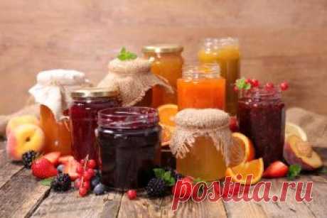 Вкуснейшая наливка из старого варенья: не выбрасывайте накопившиеся припасы! Каждой хозяйке знакомо это особенное чувство жалости, когда старое варенье копится, а выкидывать его рука не поднимается. Вот и складируются баночки со сладкими припасами, занимают ценное место в погребе или кладовке...