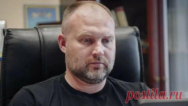 На Украине заподозрили главу госфинмониторинга в краже 200 млн гривен. Глава госфинмониторинга Украины Филипп Пронин подозревается в причастности к краже 200 млн гривен (около 370 млн рублей) на строительстве фортификаций. Об этом сообщило издание "Зеркало Недели" со ссылкой на Национальное ...