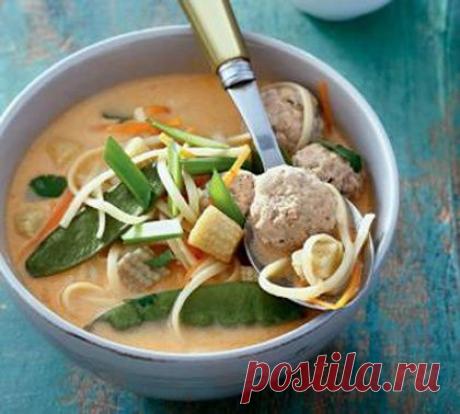 Кокосовый тайский суп с фрикадельками