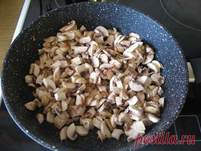 Спринг-роллы с курицей, грибами и сливочным сыром - рецепт - как приготовить - ингредиенты, состав, время приготовления - Леди Mail.Ru