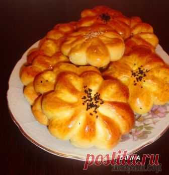 Булочки с начинкой из брынзы и творога –поача! (PENIRLI GUL POGACA) Здравствуйте дорогие форумчане!Хочу поделиться с вами рецептом вкусных булочек из турецкой кухни,которые называются Поача.Эти маленькие турецкие булочки готовят с разнообразными начинками. Несладкая в...