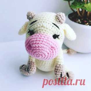 Бычок амигуруми. Схемы и описания для вязания игрушек крючком! Бесплатный мастер-класс от Анны Федоровой по вязанию маленького бычка крючком. Высота вязаной игрушки примерно 10 см. Для изготовления такого телёнка…
