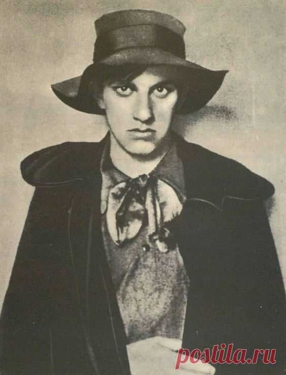 Маяковский . 1910г