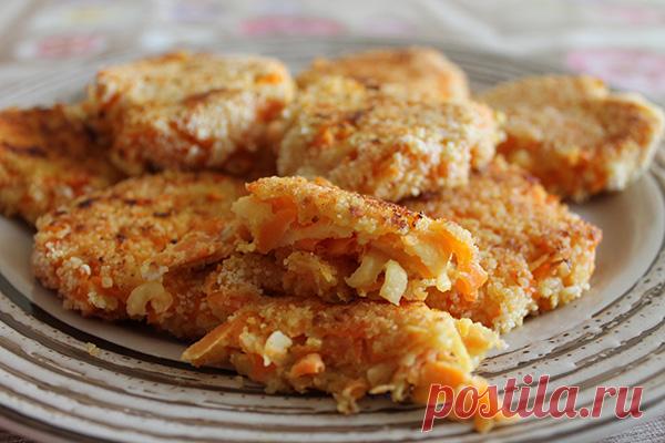 Морковно яблочные котлеты - на vse-o-ede-online.ru Морковно яблочные котлеты. Очень вкусное диетическое блюдо. Оно понравится, как взрослым, так и детям. Его можно кушать как на завтрак, так и на полудник.