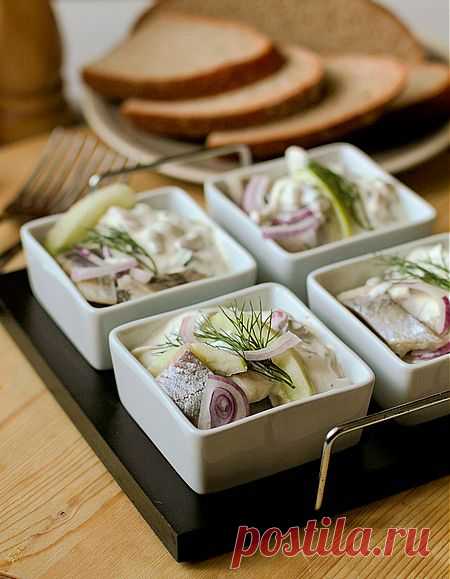 Закуска из сельди с яблоками и сметанным соусом - Пошаговый рецепт с фото