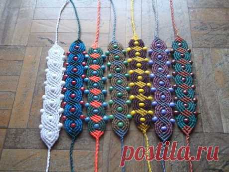 bracciali con inserti di vetro colorato disponibili in tutte le tonalita'(15 euro) | Macrame'