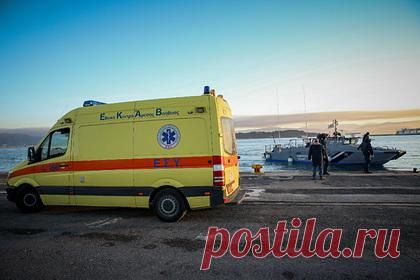 Названо число пропавших без вести туристов с загоревшегося итальянского парома. После пожара на итальянском круизном судне Euroferry Olympia без вести пропали 11 человек. По предварительным данным, на судах, которые подобрали эвакуированных пассажиров и членов экипажа парома, не досчитались 11 человек. Как уточнялось, в порт Корфу будет проведена тщательная проверка всех туристов.