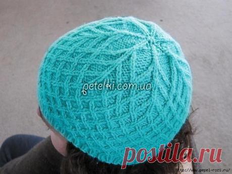 БИРЮЗОВАЯ ШАПКА СПИЦАМИ ШЕДИР ОТ JENNA WILSON
 
Размер единый 

Материалы
1 моток Rowan Calmer 75% хлопок, 25% акрил (160м на 50г)
Набор чулочных спиц 3.25мм
Круговые спицы 3.25мм

Плотность вязания
По узору на 36 петлях с 13 по 44 ряд (32 ряда-круга)
36 п. -11см на 32 ряда 7.5 см

Заметки
Шапка связана по кругу от резинки до макушки. Весь узор шапки показан на схеме, гак что колличество петель на схеме убавляется когда вы делаете убавления к макушке. Нумерация рядов на сх...